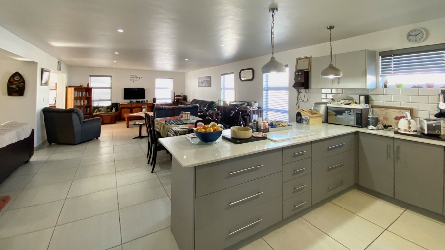 4 Bedroom Property for Sale in Dwarskersbos Western Cape